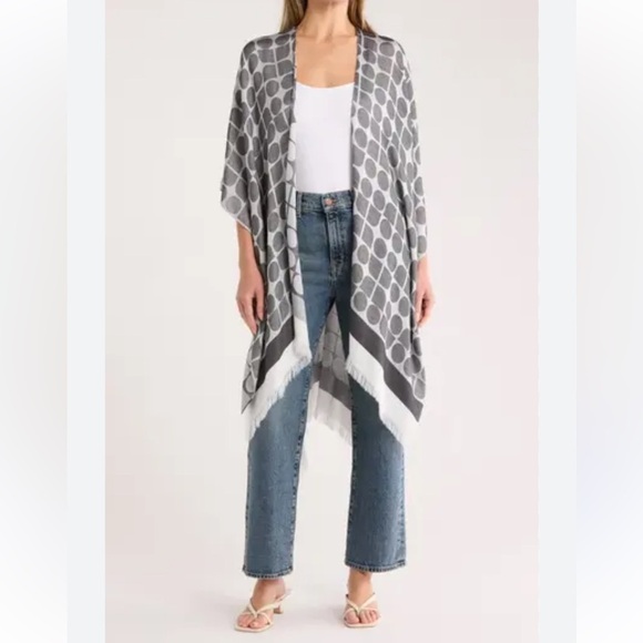 Kate Spade New York Noel Yarn Dyed Ruana Cream Black $128 Geometric Pattern NWT - Picture 1 of 12